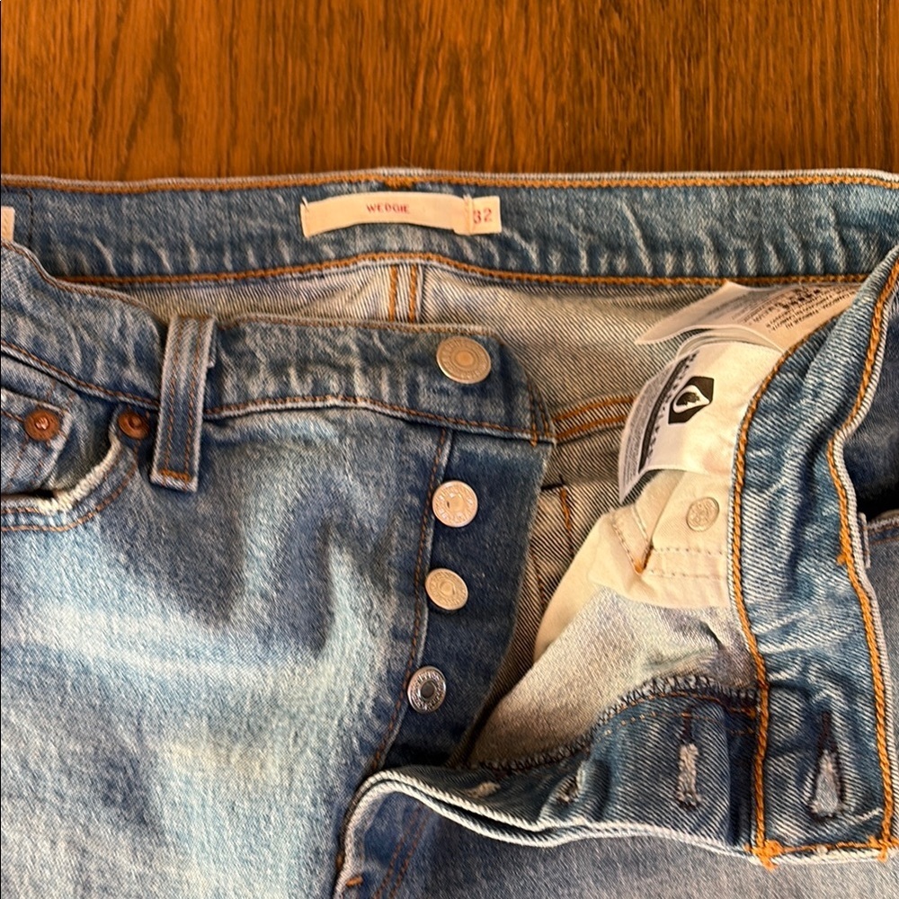 Levi’s women’s wedgie jeans size 32 - Picture 4 of 5